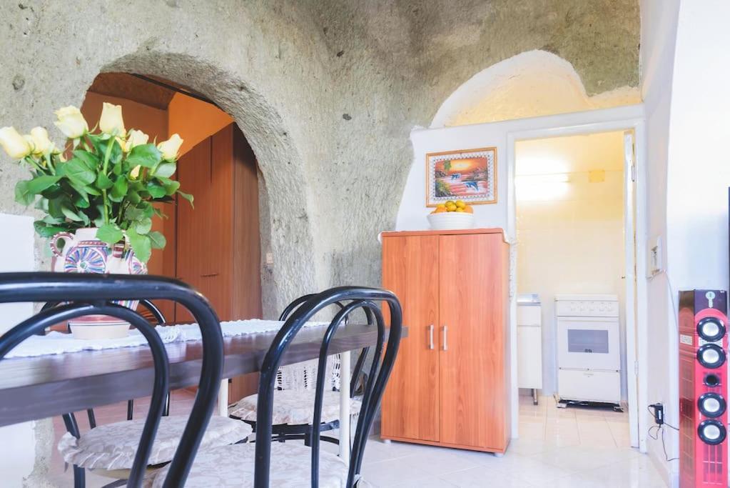 Appartamento In Pietra Di Tufo Verde Ischitana, Forio Forio di Ischia Exteriör bild